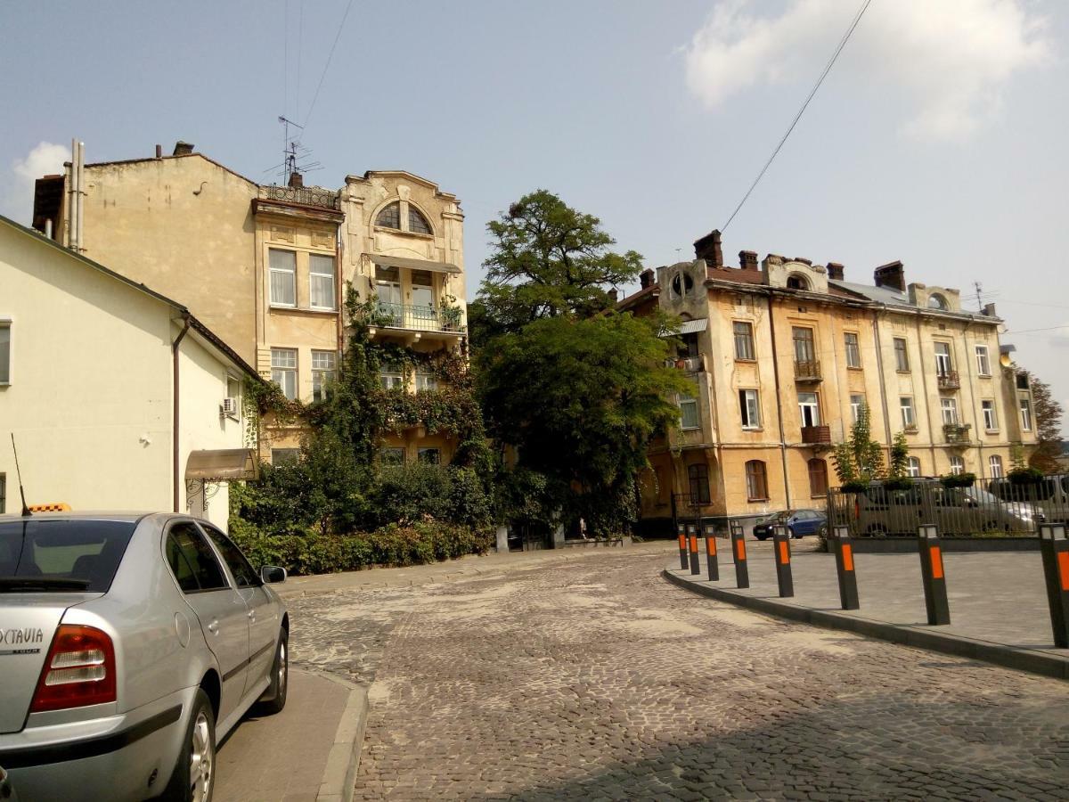 артгалерея у серці львова Apartment